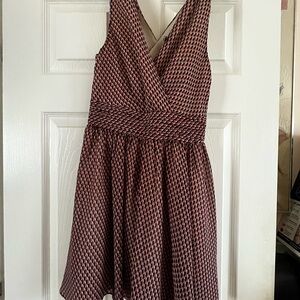Elegant Sleeveless Patterned Dress